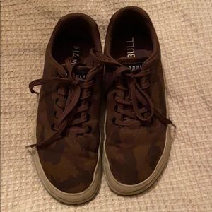 Grizzly Camo canvas NoBull trainers W10/M8.5